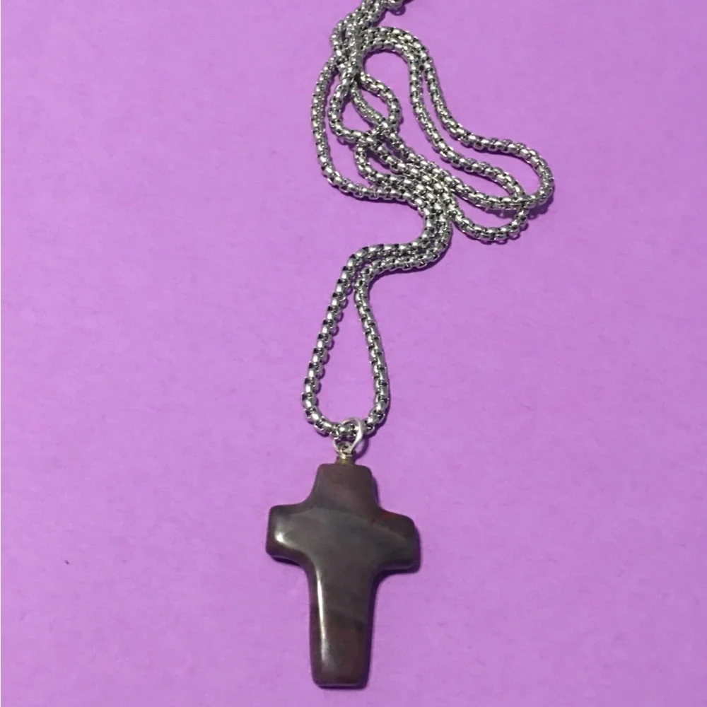 🟥Brand New Handmade Glossy Agate Semi Precious Calming Stone, Religious Cross